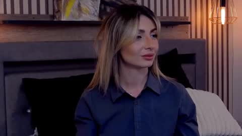 Snapshot of sophialace chatting on May 29, 3:59 am Sophia Lace online show from May 29, 3:59 am