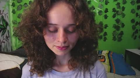 Snapshot of sophiamiller6 chatting on July 2, 3:34 am sophiamiller6 online show from July 2, 3:34 am
