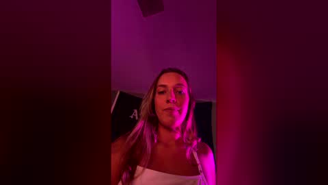 Snapshot of sophiasaintxo chatting on May 25, 6:03 pm sophiasaintxo online show from May 25, 6:03 pm