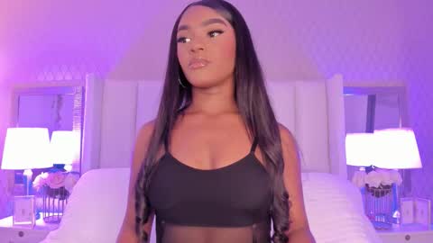 SophiaSmiths online show from October 14, 11:05 pm