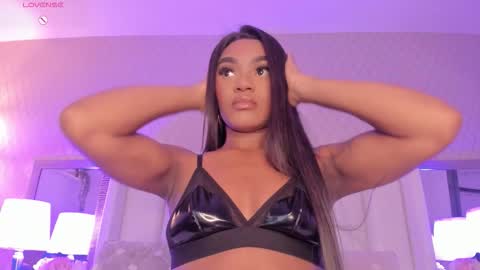 SophiaSmiths online show from October 29, 10:00 pm