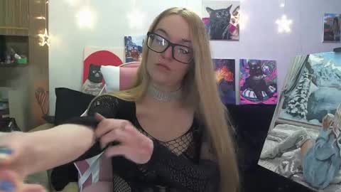 Snapshot of sophiasonata chatting on November 10, 6:40 pm SophiaSonata online show from November 10, 6:40 pm