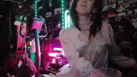 Sophie Satin1980 online show from May 15, 11:45 pm
