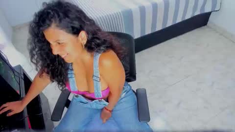 Sophia  online show from November 2, 3:47 pm