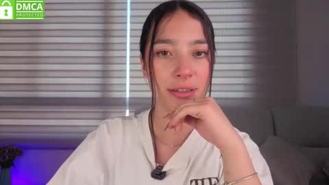 Sophie  online show from November 11, 9:15 pm