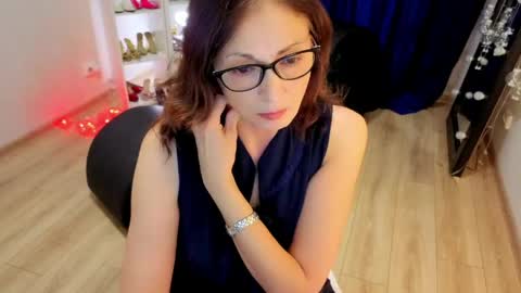 Sophie online show from April 13, 11:59 am