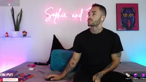 SOPHIE - FOXX online show from October 17, 1:46 pm