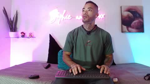 SOPHIE - FOXX online show from June 5, 12:22 pm