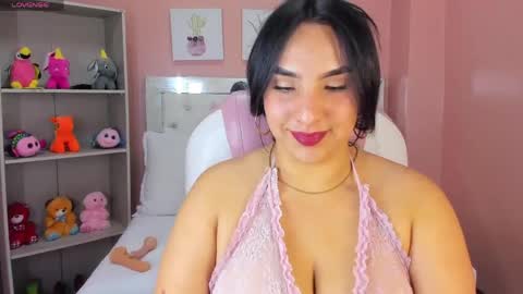 Snapshot of sophie_grays chatting on April 27, 3:32 pm S O P H I E online show from April 27, 3:32 pm