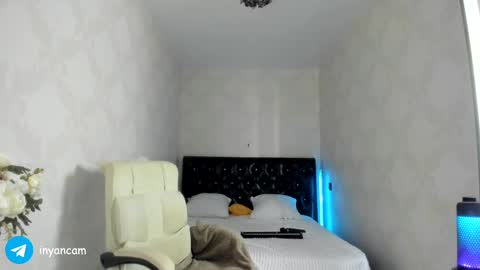 Snapshot of sophie_in chatting on March 9, 3:54 am Sonya online show from March 9, 3:54 am