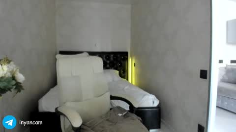 Snapshot of sophie_in chatting on March 10, 5:00 am Sonya online show from March 10, 5:00 am