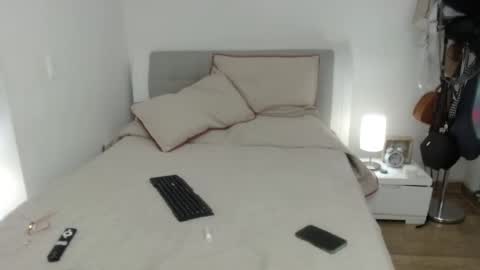 Snapshot of sophie_lopez1 chatting on September 15, 3:17 am Sofa online show from September 15, 3:17 am