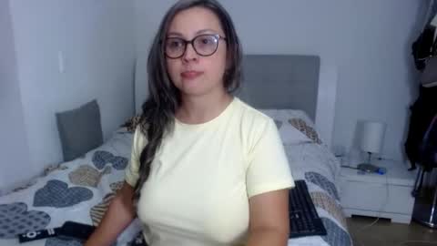 Snapshot of sophie_lopez1 chatting on February 18, 2:07 am Sofa online show from February 18, 2:07 am