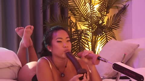 Sophie online show from April 9, 12:43 am