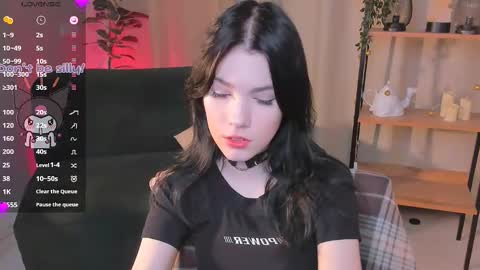 sophie_nomenal_ online show from October 2, 8:49 pm