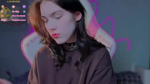 sophie_nomenal_ online show from May 6, 5:40 pm