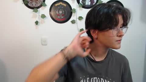 Snapshot of sophie_ross1 chatting on September 22, 1:51 am sophie_ross1 online show from September 22, 1:51 am