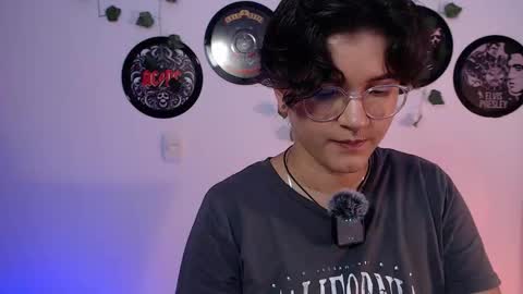 Snapshot of sophie_ross1 chatting on October 19, 12:44 am sophie_ross1 online show from October 19, 12:44 am