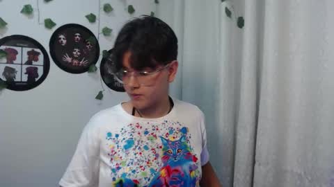 Snapshot of sophie_ross1 chatting on November 26, 4:24 am sophie_ross1 online show from November 26, 4:24 am