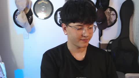 sophie_ross1 online show from April 23, 12:34 am