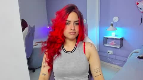 Snapshot of sophie_russell_ chatting on November 9, 3:43 pm sophie russell online show from November 9, 3:43 pm