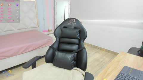 sophie_tay1 online show from April 8, 11:54 am