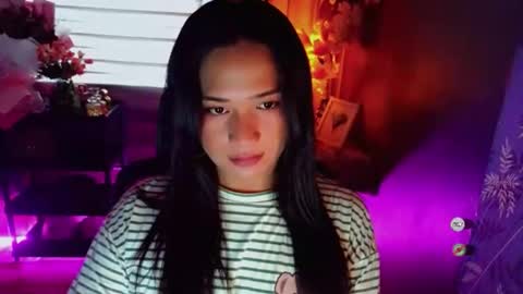 Sophie online show from April 13, 5:02 am