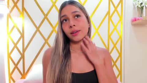 Sophie online show from April 17, 1:14 pm