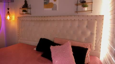 Sophie  online show from April 7, 2:17 pm