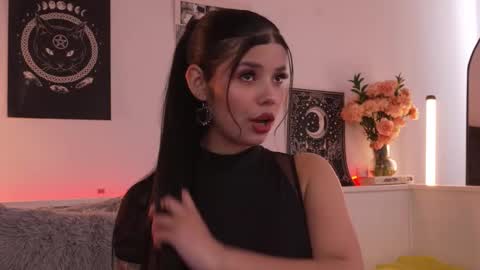 Sophiee  online show from October 24, 7:54 pm