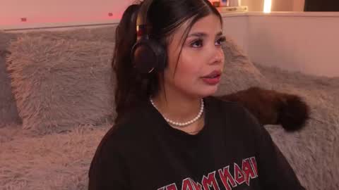 Sophiee  online show from January 9, 3:31 am