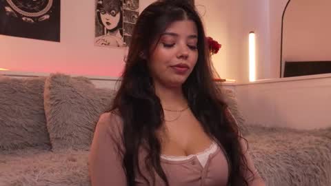 Sophiee  online show from January 16, 6:45 pm