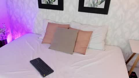 Sophiee  online show from April 17, 1:25 pm