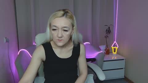 sophiekittyy online show from January 18, 7:12 am