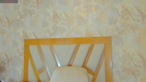 Snapshot of sophiekozlov chatting on December 18, 12:33 pm Sophie online show from December 18, 12:33 pm