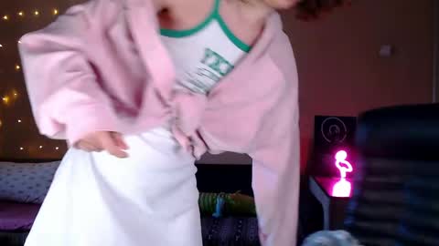 sophieleroux online show from April 15, 10:44 am