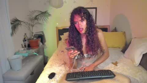 Snapshot of sophielondono21 chatting on November 14, 12:42 am SofiTrans21 online show from November 14, 12:42 am