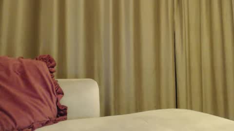 Snapshot of sophieluxe chatting on April 27, 10:30 pm sophieluxe online show from April 27, 10:30 pm