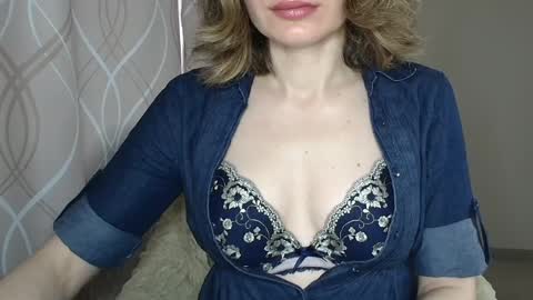 Sophiemisss online show from April 10, 6:18 am