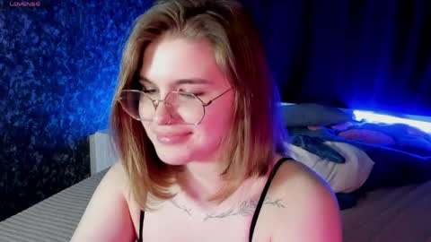 Sophie online show from April 16, 9:39 pm