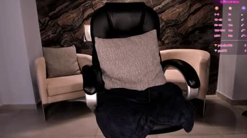 Snapshot of sophiepalmerx chatting on February 20, 2:57 pm Sophie Palmer online show from February 20, 2:57 pm