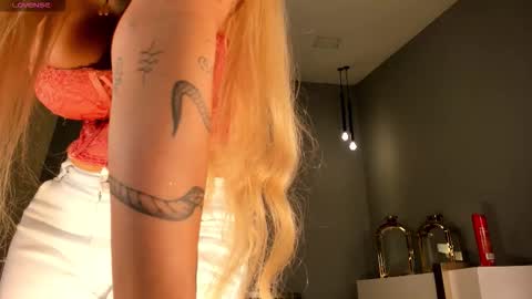 Sophie  Palmer online show from October 4, 10:46 am