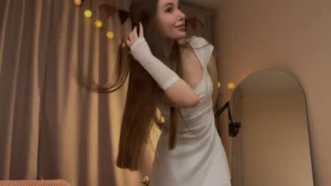 Snapshot of sophiephoria chatting on December 7, 5:53 pm Sophie Next stream 3 online show from December 7, 5:53 pm