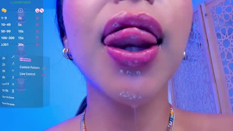 sophierooy online show from January 23, 6:24 pm