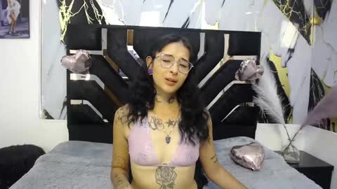sophieesmithcs online show from April 9, 9:09 pm