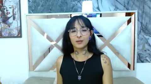 sophieesmithcs online show from April 12, 8:03 pm