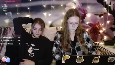 Sophie and my bestie Mandy    online show from February 22, 1:13 pm