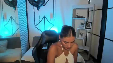 Snapshot of sophiewatson_ chatting on July 2, 12:55 pm sophiewatson_ online show from July 2, 12:55 pm