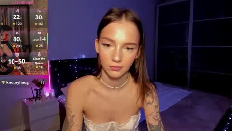 sophiewildcat online show from March 18, 10:35 pm