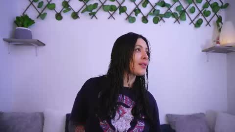 Snapshot of sophiiecums chatting on November 10, 1:43 pm Sophiie online show from November 10, 1:43 pm